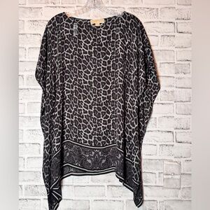 Michael Kors Black and White leopard print 3/4 Sleeve Boxy Tunic sheer size‎ S/M